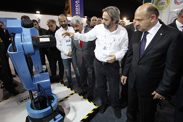 Başbakan Yardımcısı Işık'tan Atak Robot'a Özel İlgi